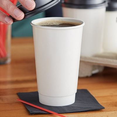 einzelne Gebrauchs-Weißbuch-Kaffeetasse-Doppelschicht-Papier-Wegwerfschale 16oz 500cc