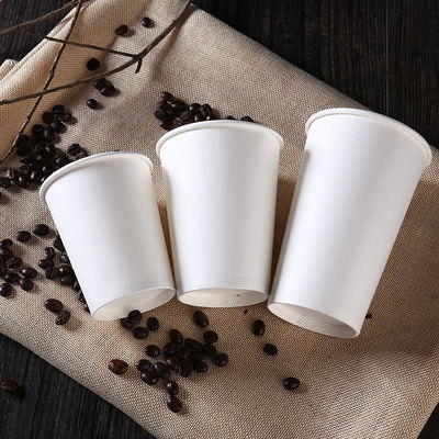 Soda-kaltes Getränk-Wegwerfpapierschalen-Juice White Paper Cups With-Deckel 12OZ 300gsm